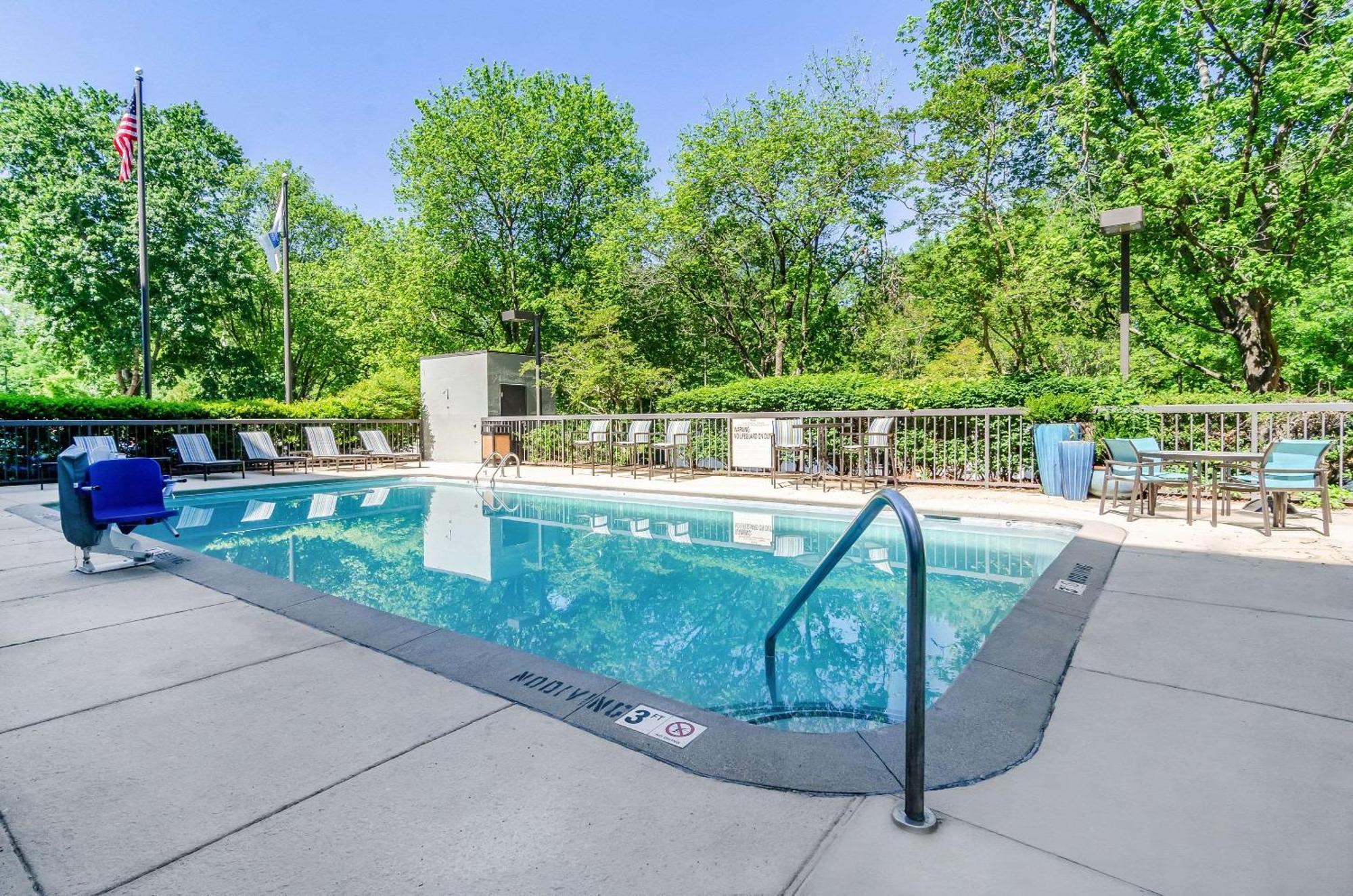 Comfort Inn Raleigh Midtown Exterior foto